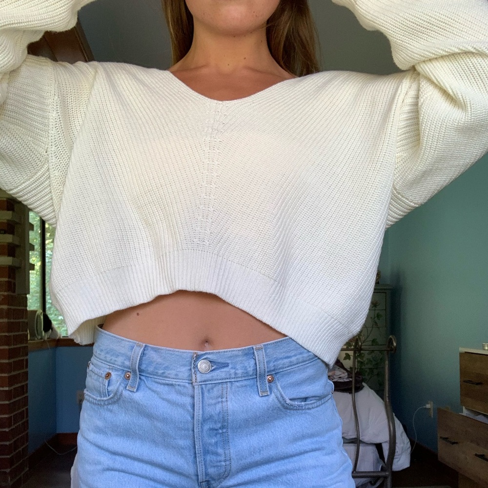 Lulu’s slouchy lightweight sweater